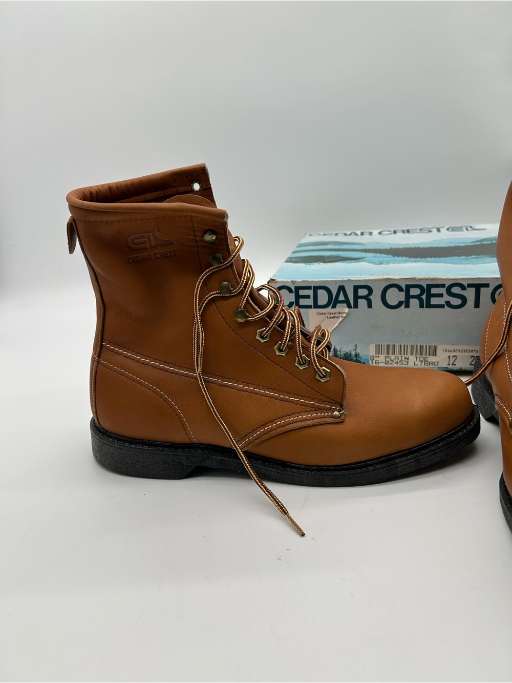Cedar Crest 8 inch slip resistant man made leather work boot size12EE